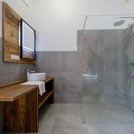 Aquarius Haus 9 18 *